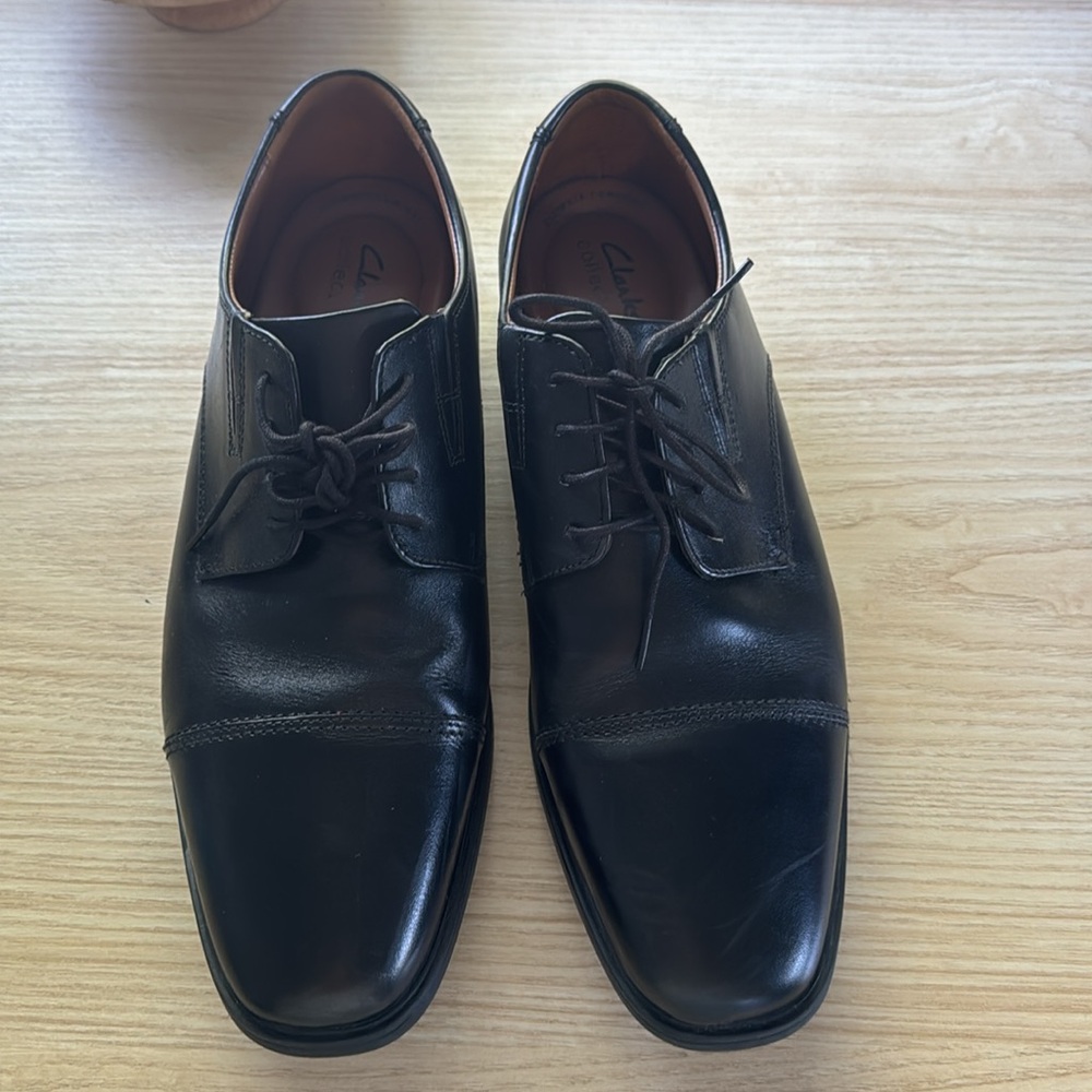 Men’s Clark’s size 11